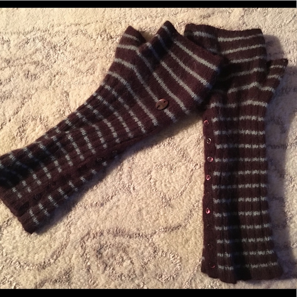 Ted Baker fingerless gloves.